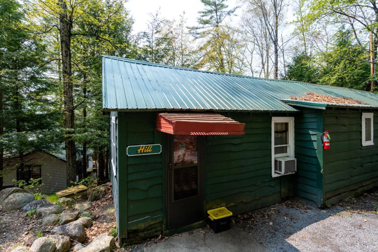 Hide-A-Way Waterfront Cottages Lake Luzerne Exterior photo